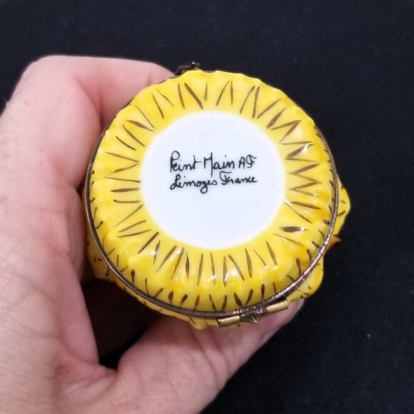 Antique Limoges Peint Main Hen and Chicks Trinket Box Farm Hand Painted - Picture 7 of 8